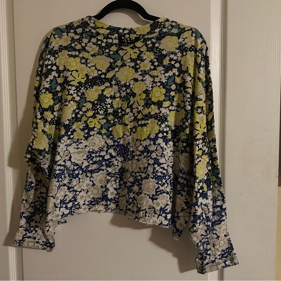 B2G1Free From Vermont Floral Blouse w/Balloon Sleeves Cinched Cuff    Size S - Picture 2 of 4